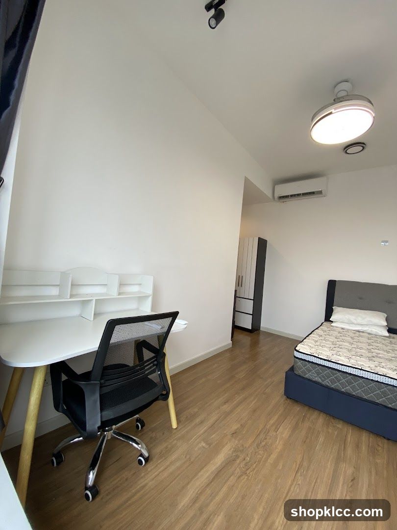 Bedroom with Desk and Bed