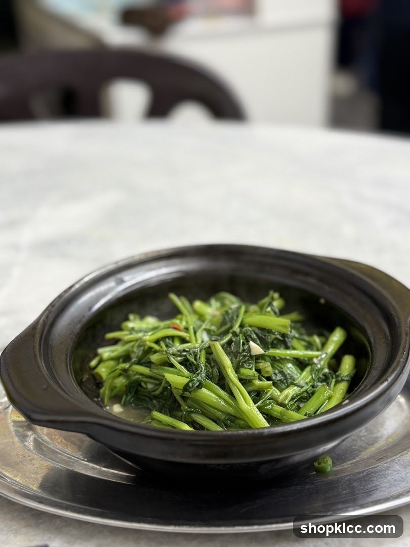Stir-fried Water Spinach in Clay Pot