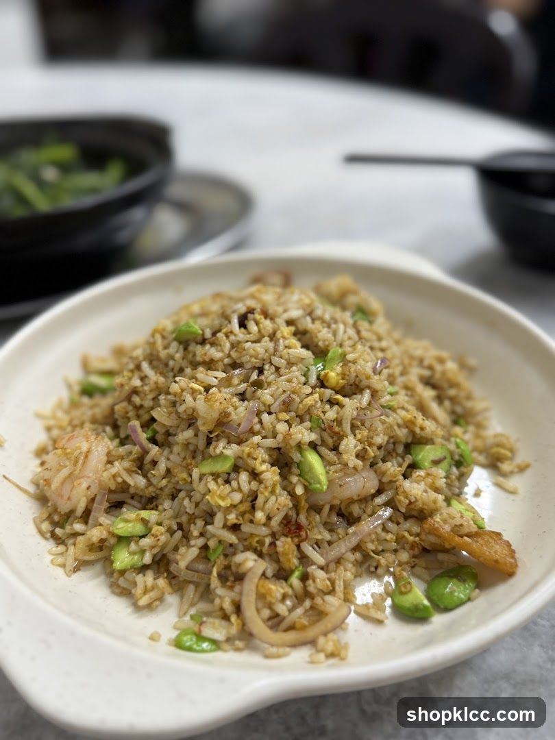 Fried Rice with Shrimp and Peanuts