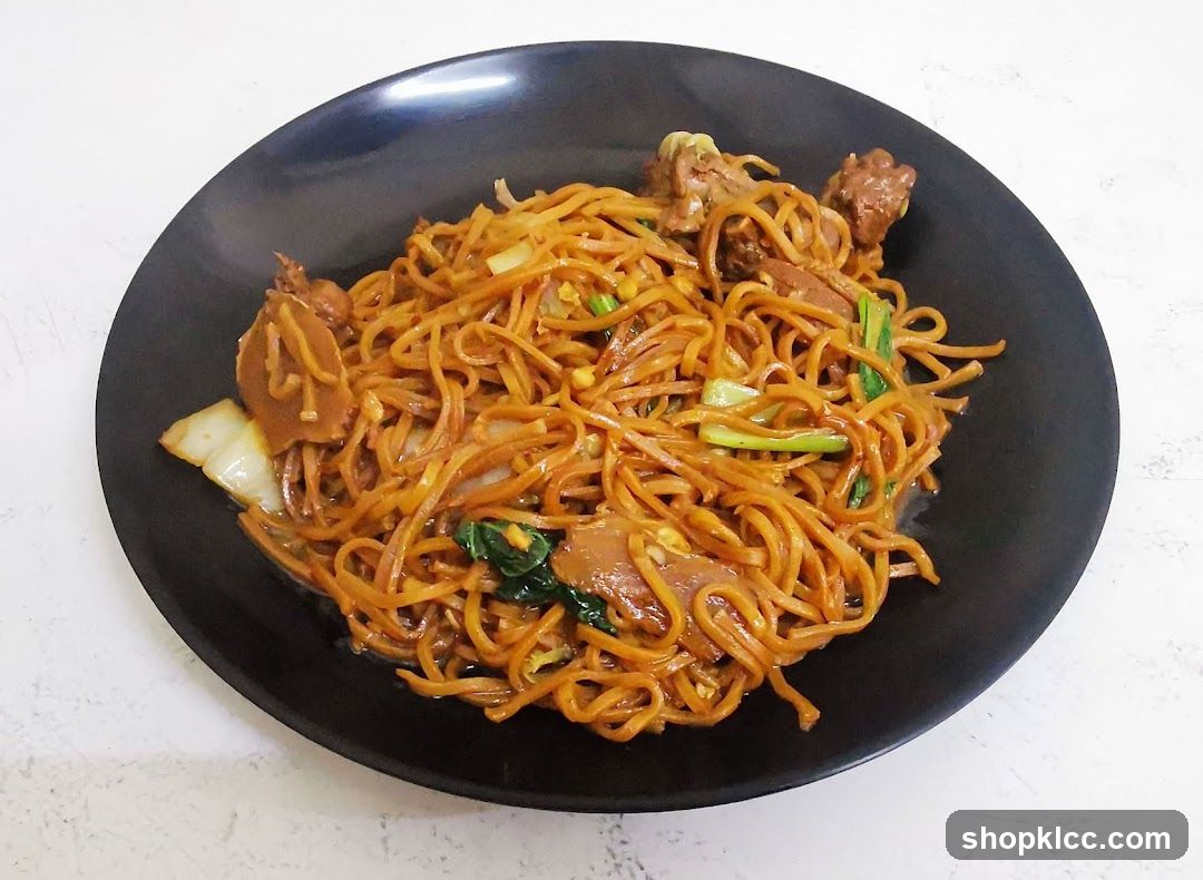Stir-fried Noodles with Meat and Vegetables