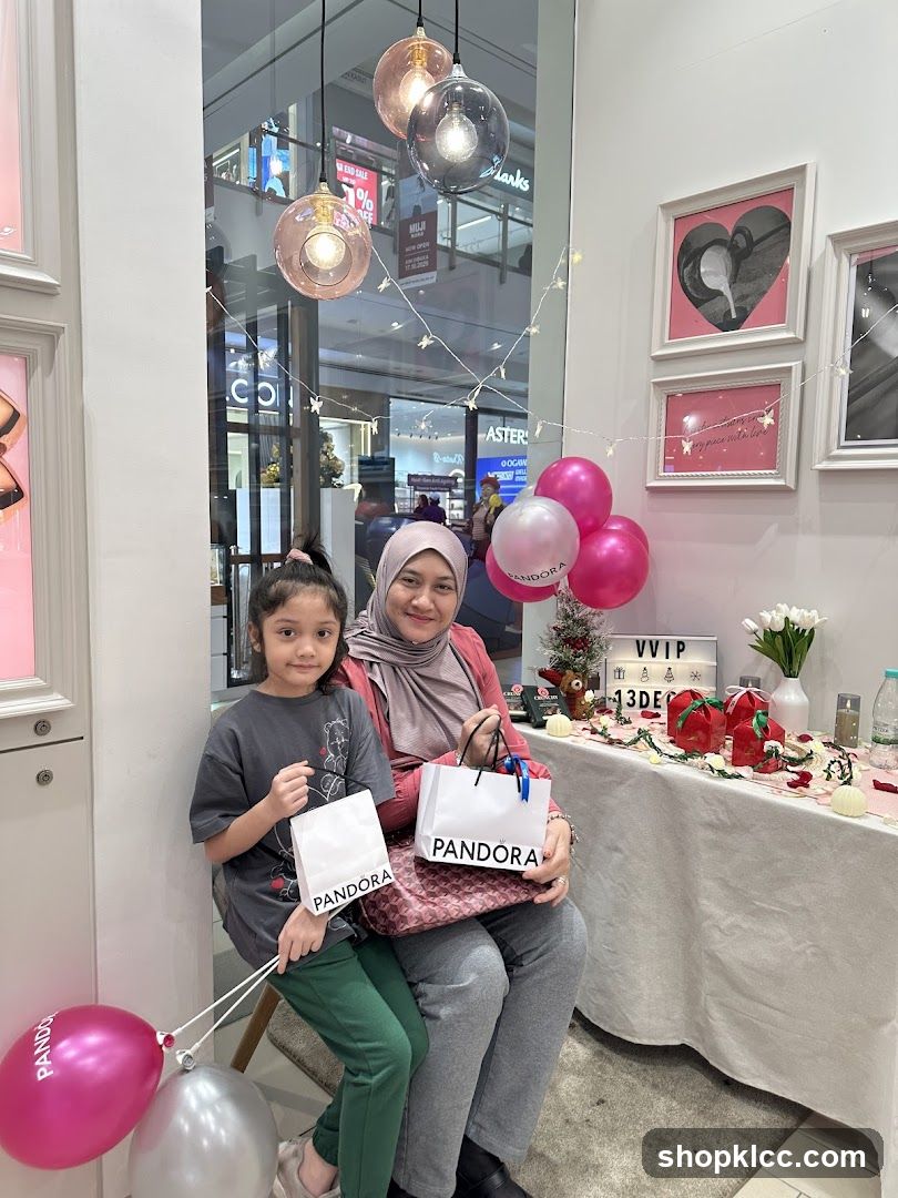 Mother and daughter with Pandora shopping bags