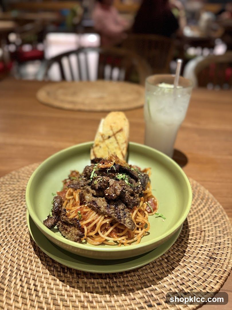 Spaghetti with Beef and Garlic Bread