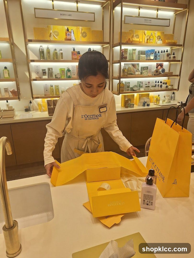 L'Occitane Store Employee Packaging Gift