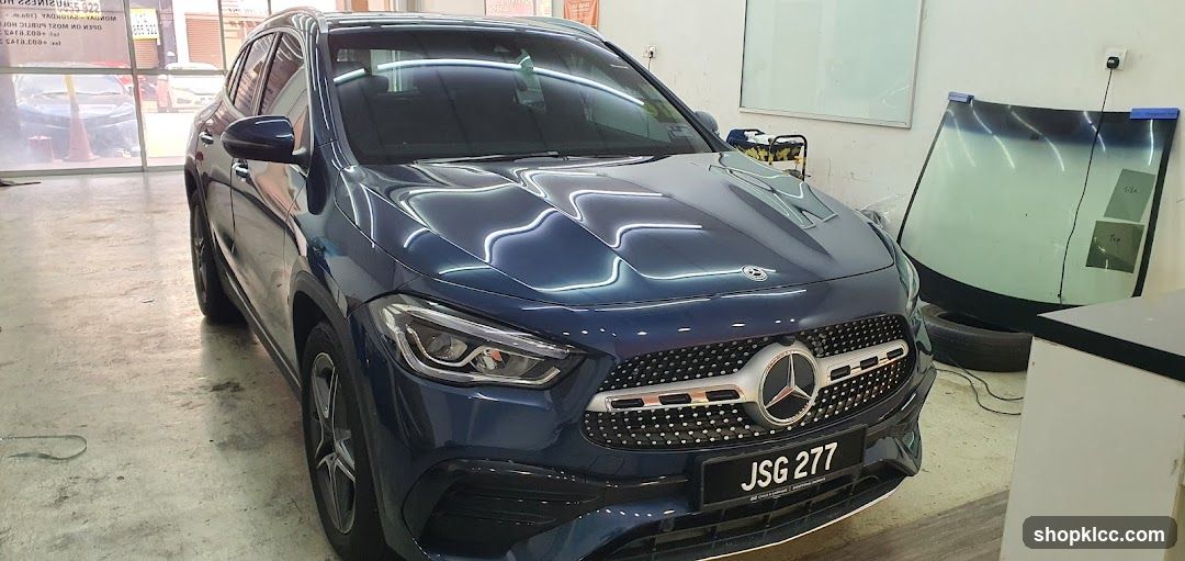 Mercedes-Benz in Workshop
