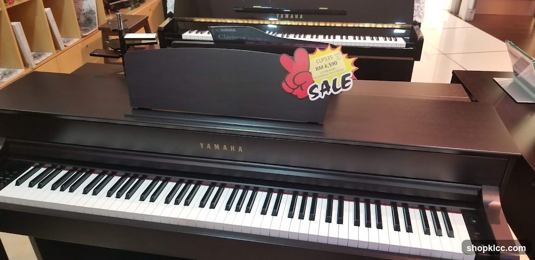 Yamaha Piano Display