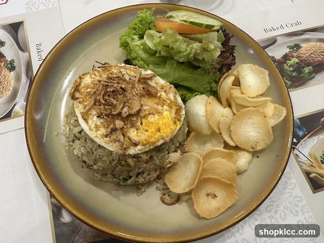 Fried Rice with Egg and Crackers