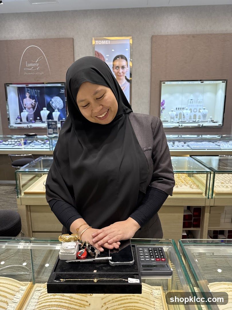 Jewelry Store Employee