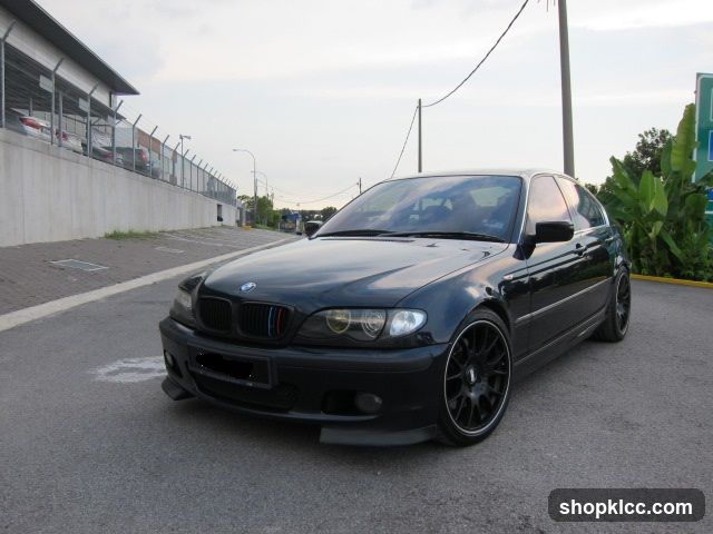 Black BMW E46 Hatchback
