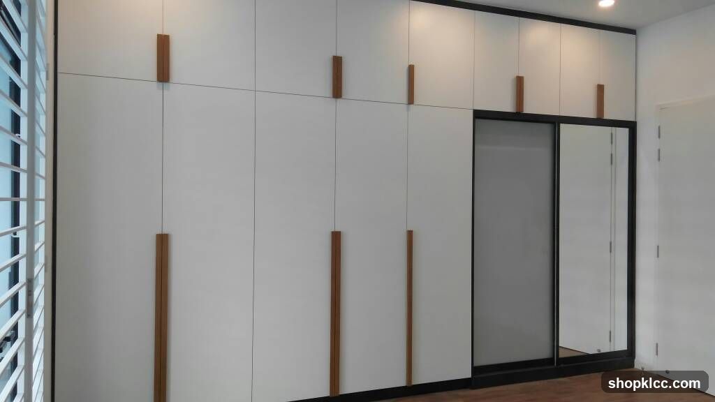 Modern Wardrobe Interior