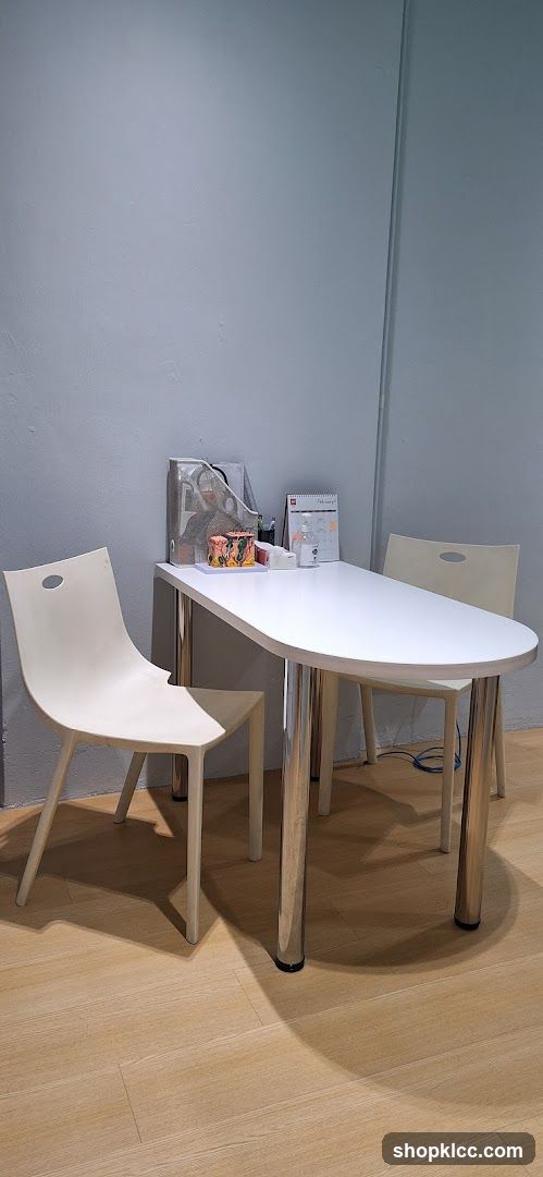 Consultation Table