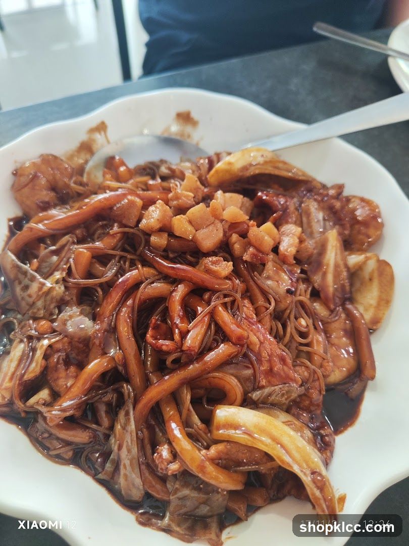 Stir-fried Noodles with Meat and Vegetables