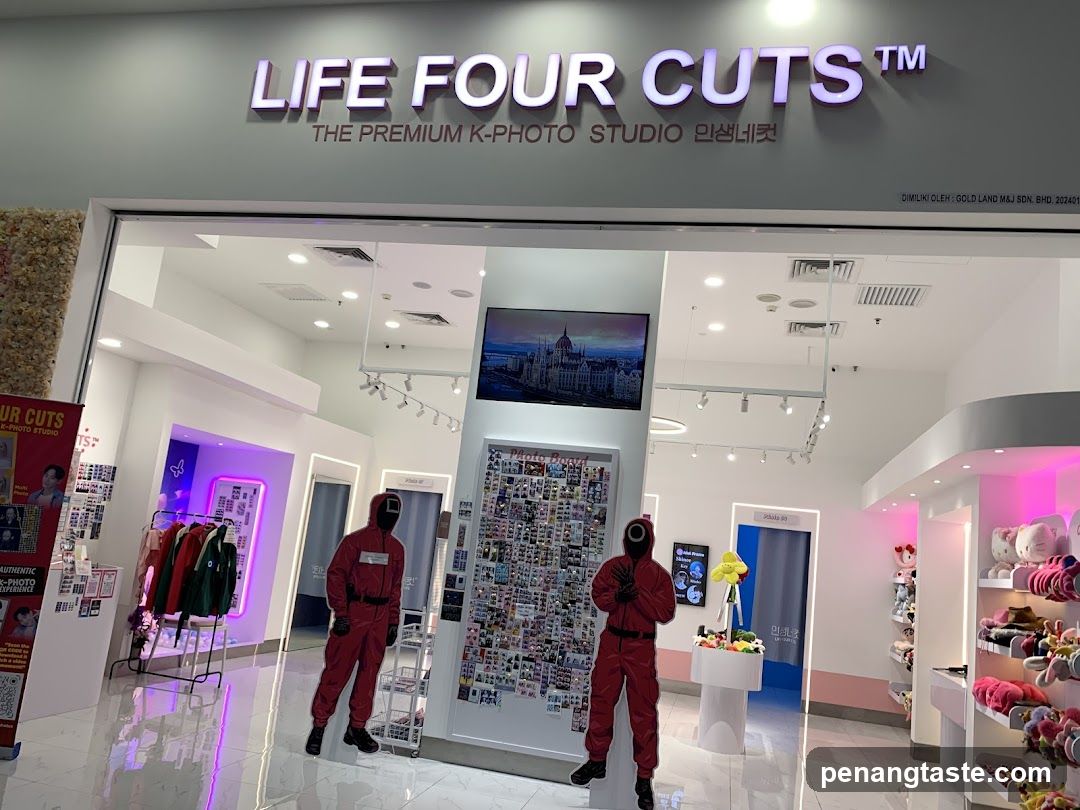 Life Four Cuts (Gurney Paragon)