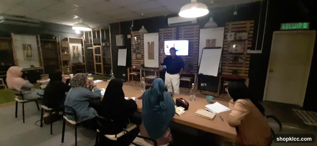 Indoor Meeting or Workshop Session