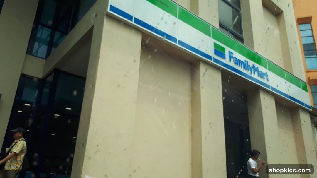 FamilyMart Storefront