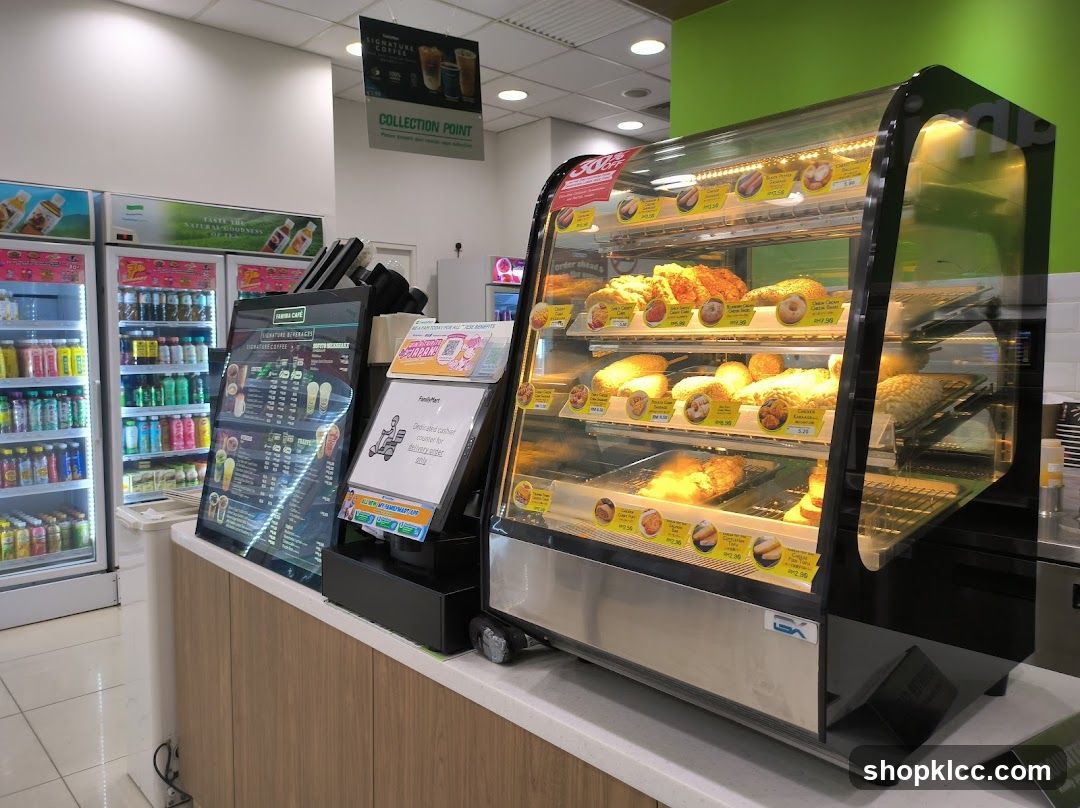 FamilyMart Cafe Display