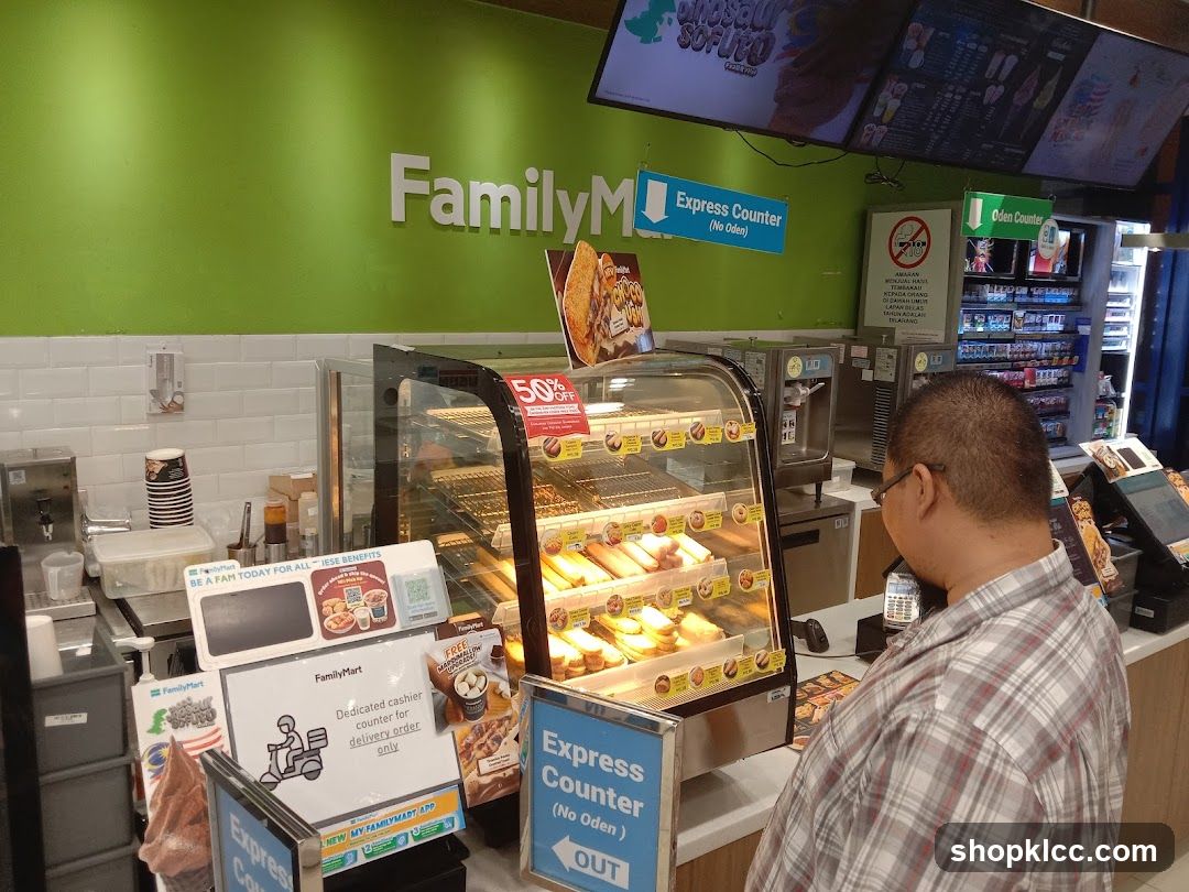 FamilyMart Counter