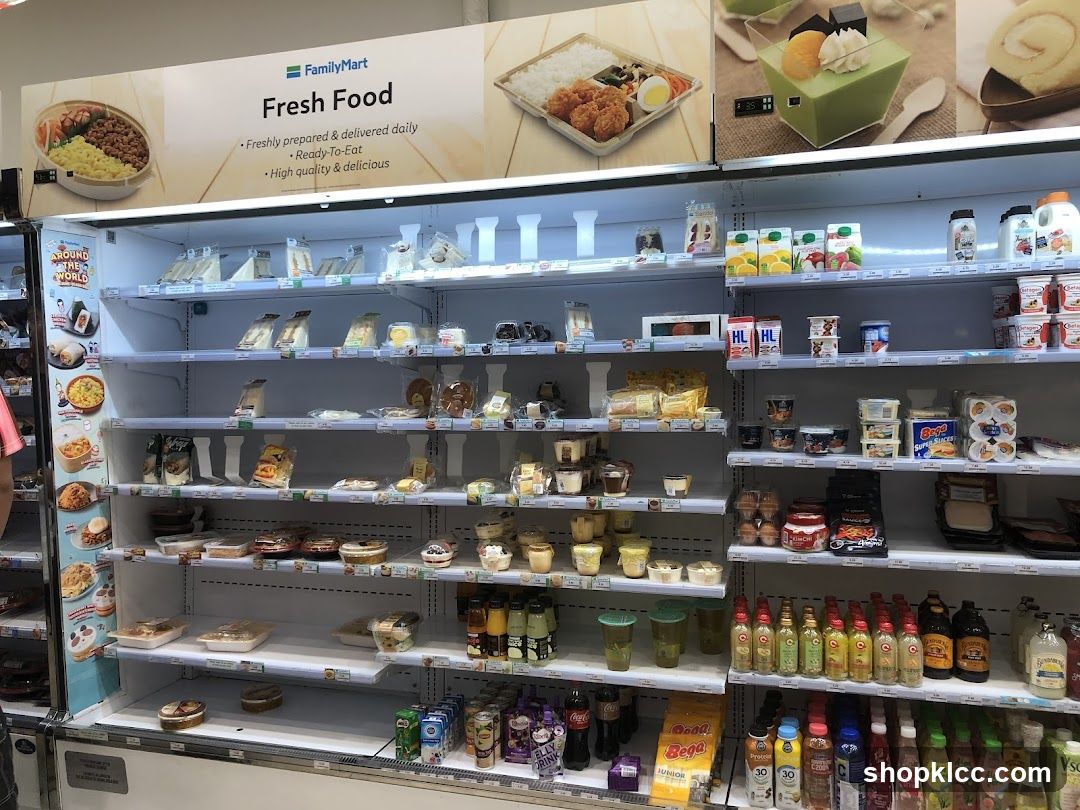 FamilyMart Fresh Food Display