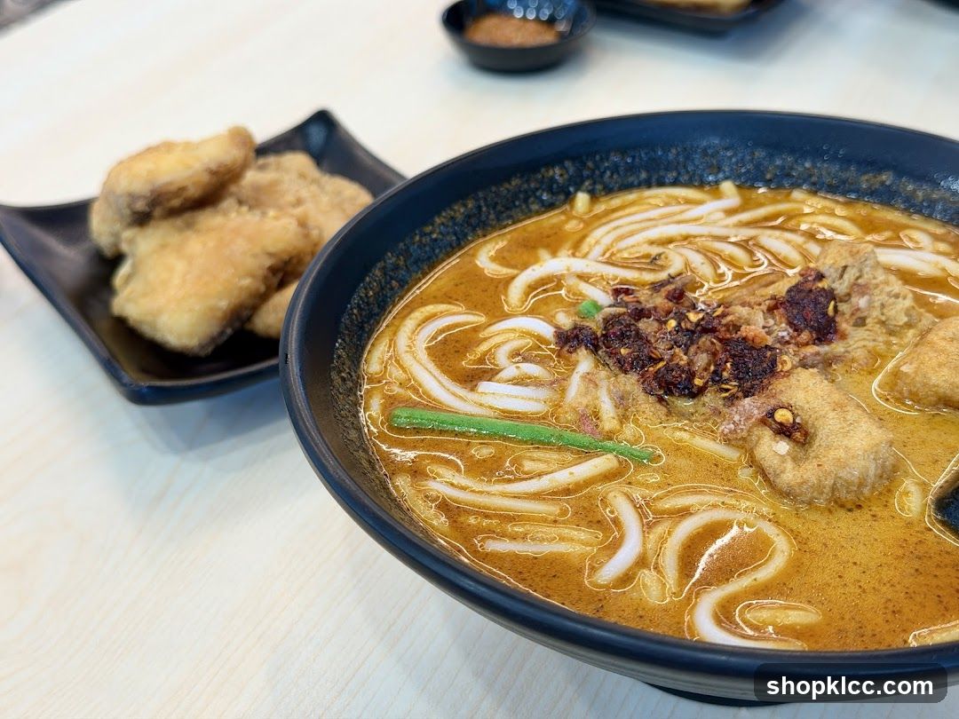 Noodle Soup and Fried Food