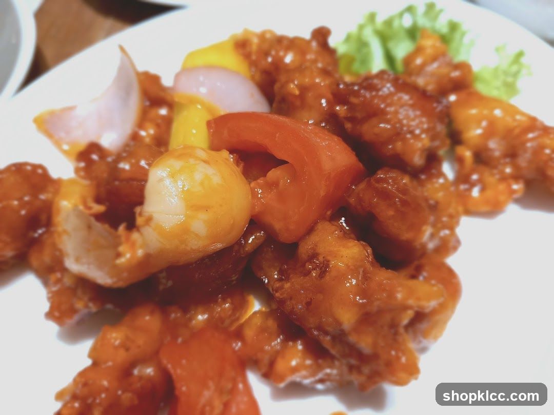 Crispy Chicken with Tomato and Onion Sauce