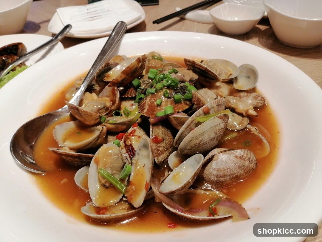 Stir-fried Clams with Green Onions