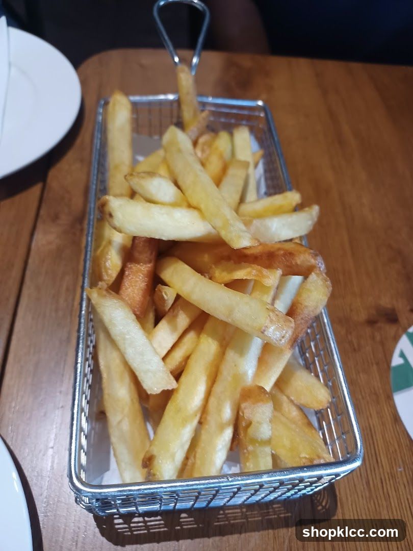 Fries in a basket