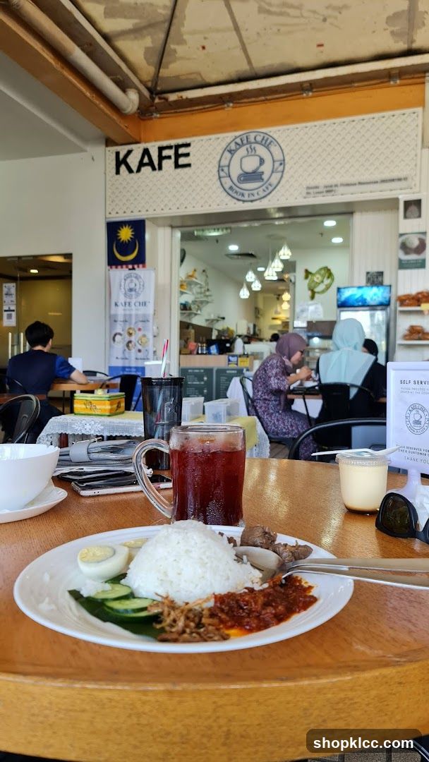 Kafe Chi Interior Dining Scene