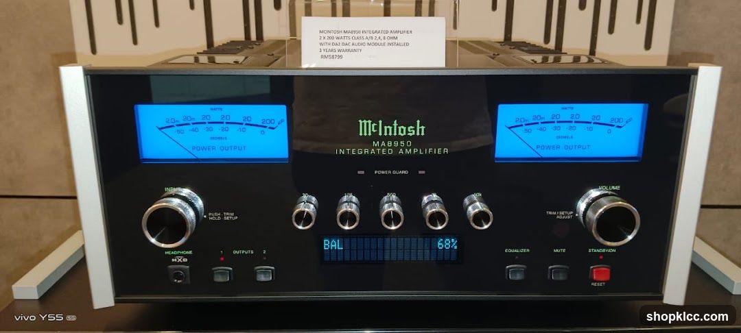 McIntosh MA8950 Integrated Amplifier Display