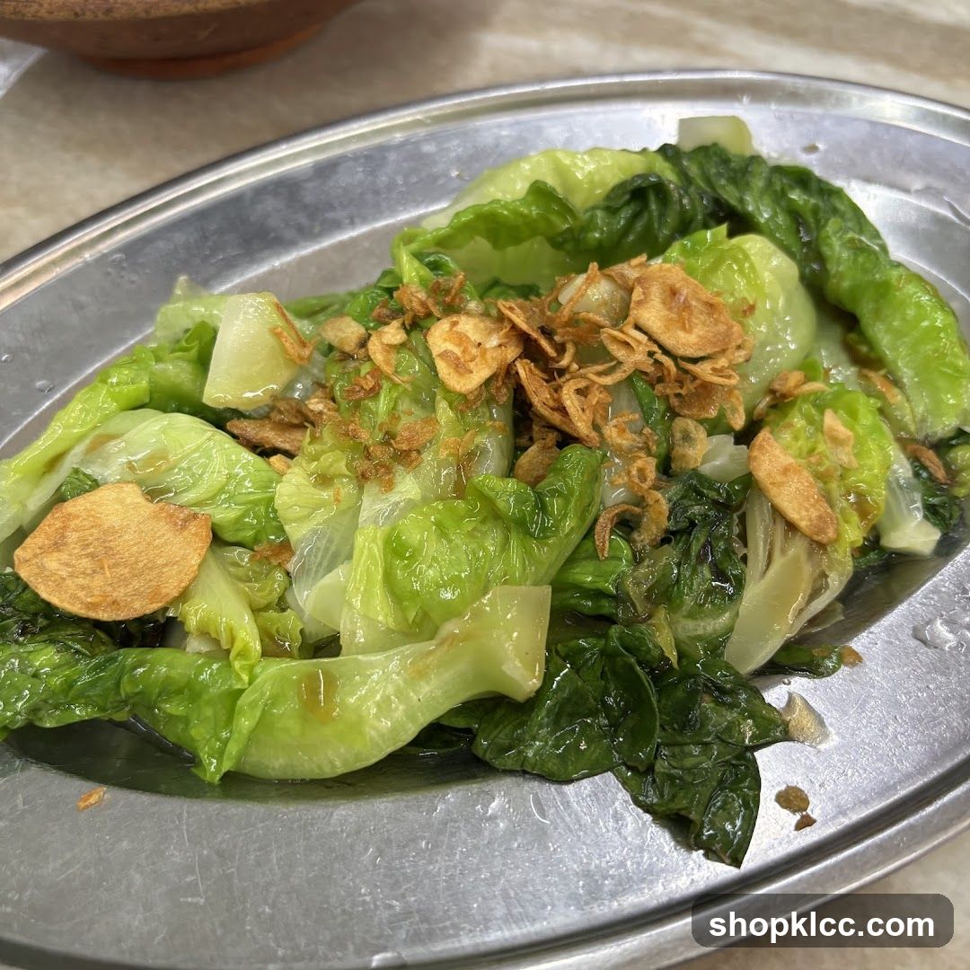 Stir-fried Lettuce with Fried Garlic