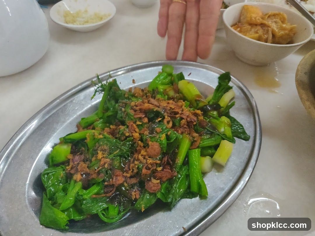 Stir-fried Greens with Fried Shallots