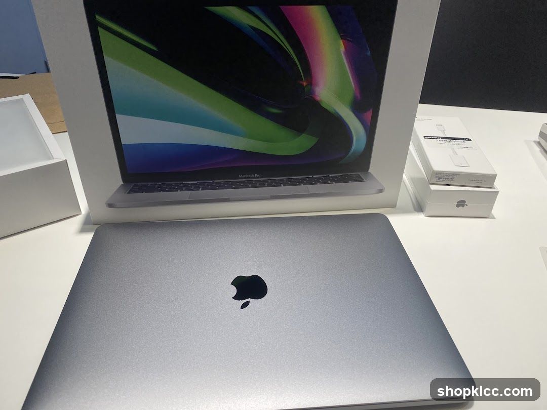 Apple MacBook Pro Display and Laptop
