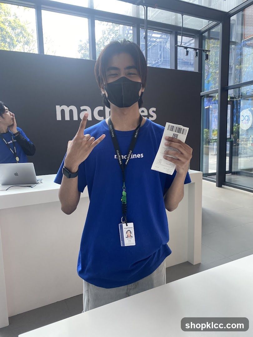 Staff at Apple Store