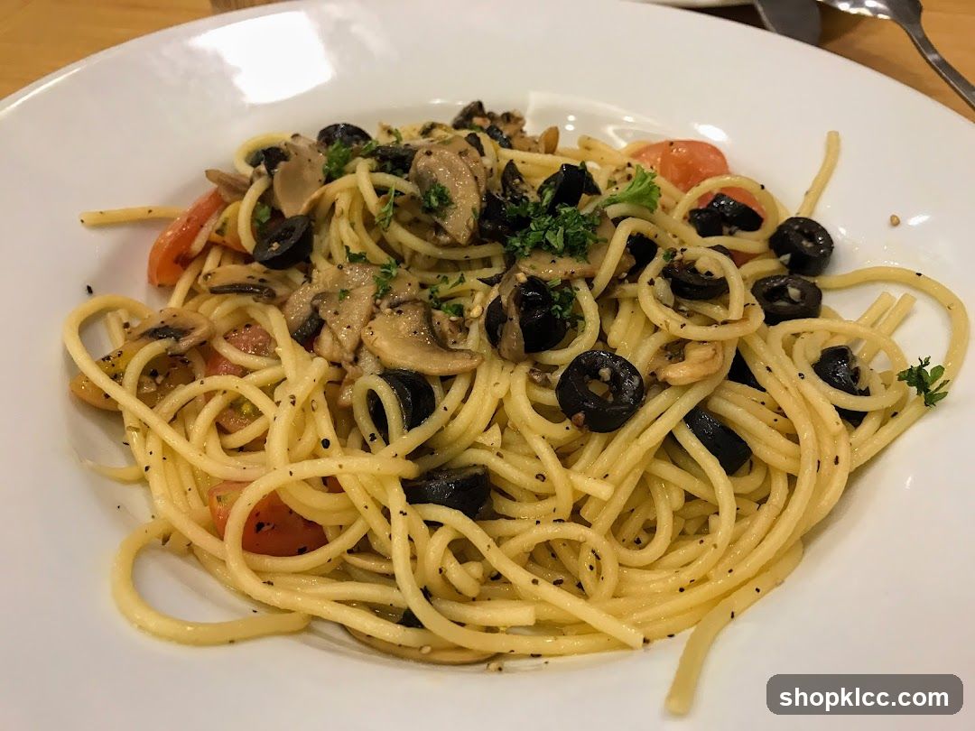 Pasta with Mushrooms and Olives