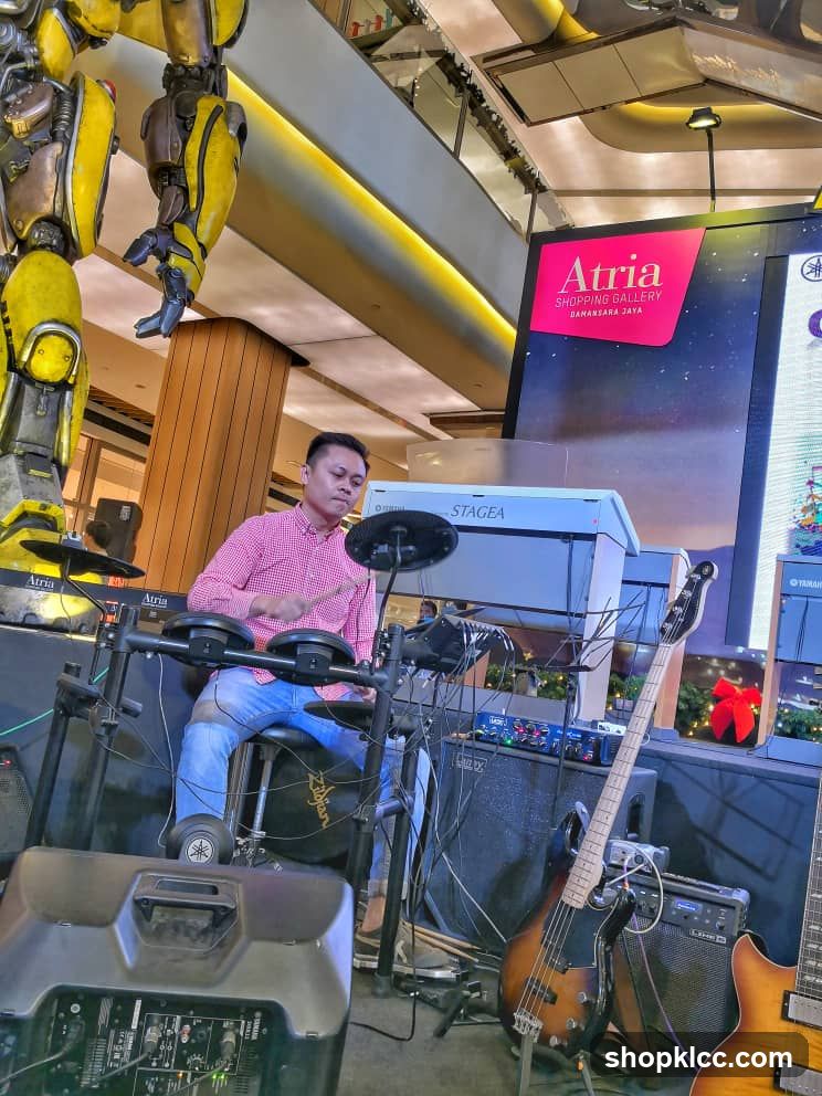 Live Music Performance in Shopping Mall