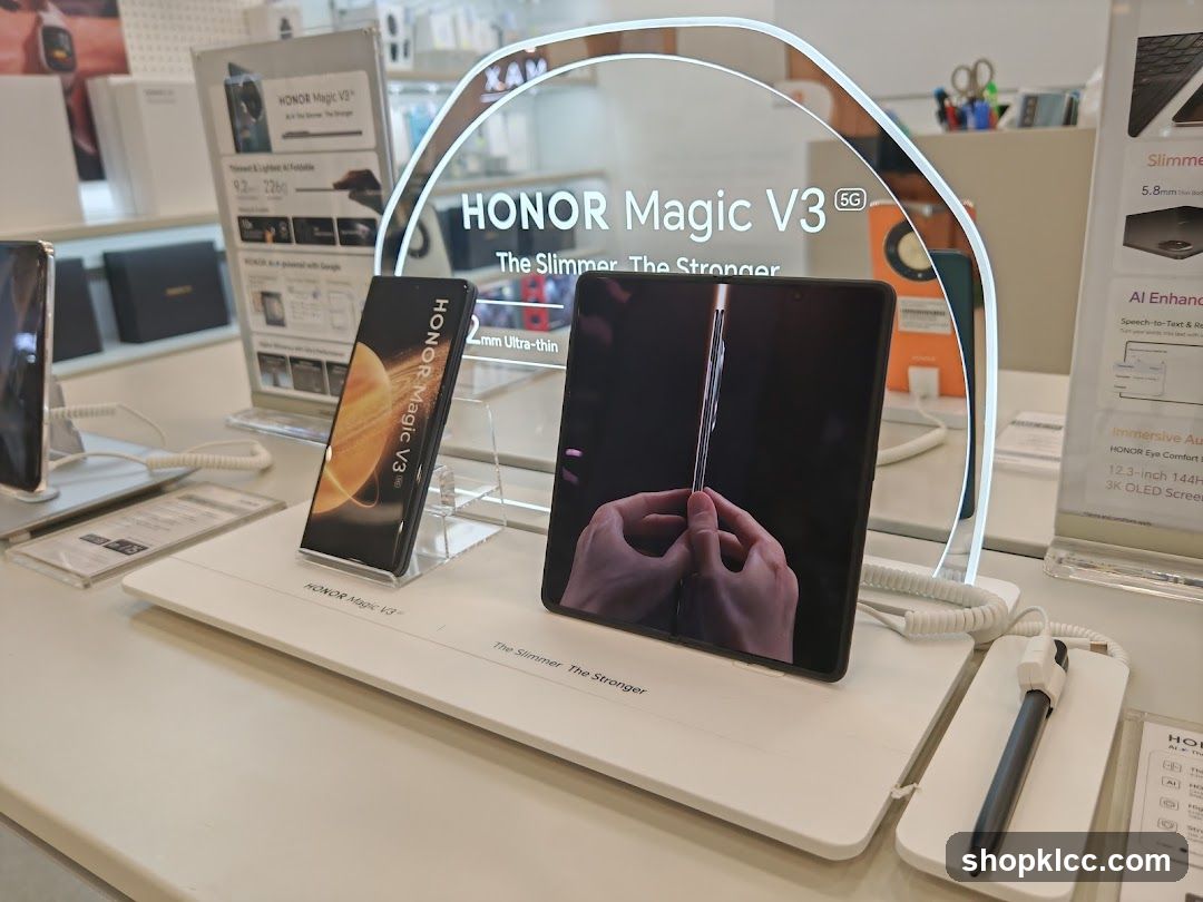 Honor Magic V3 Display Stand