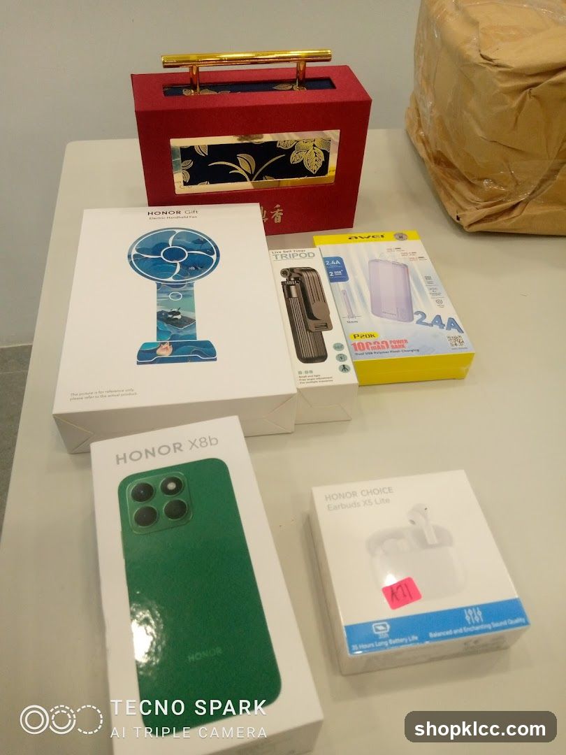 Electronics and Accessories Display