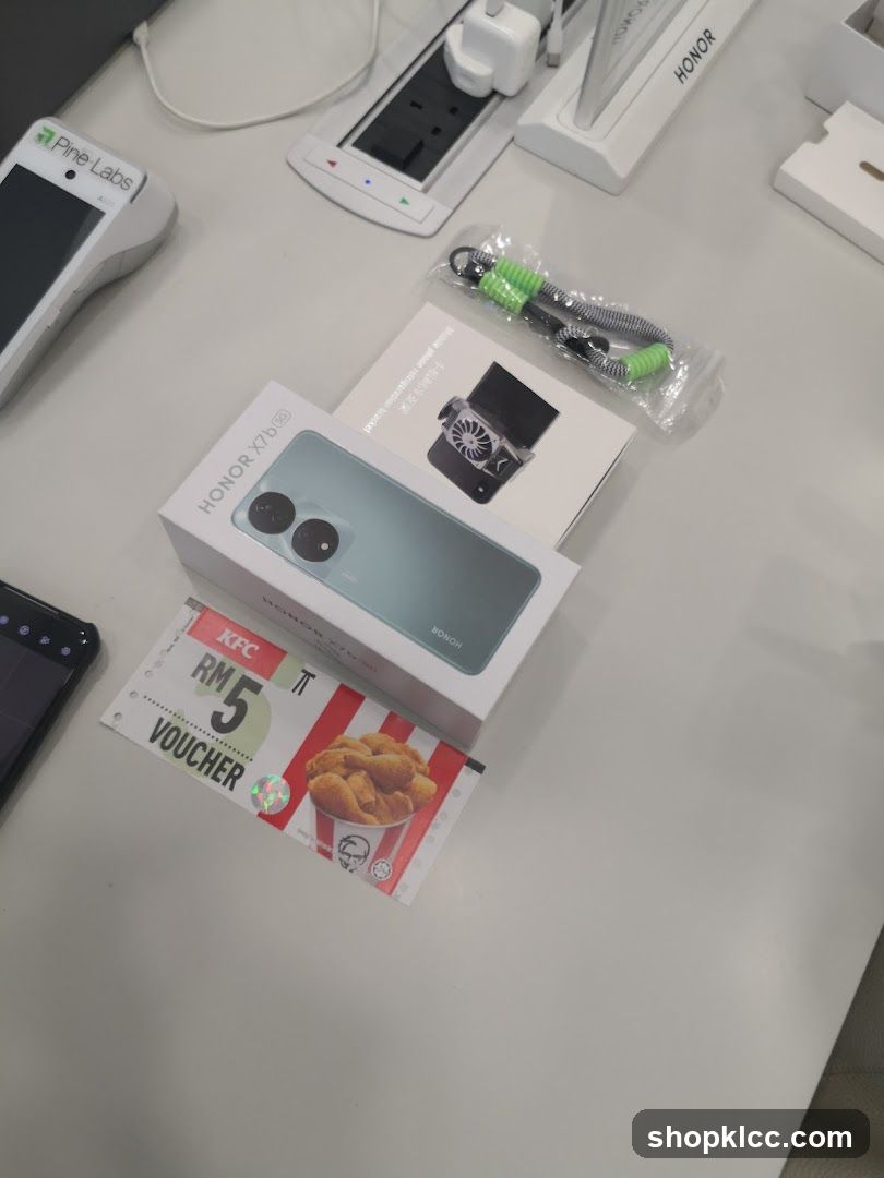 Honor X7b Phone Display with Accessories and Voucher