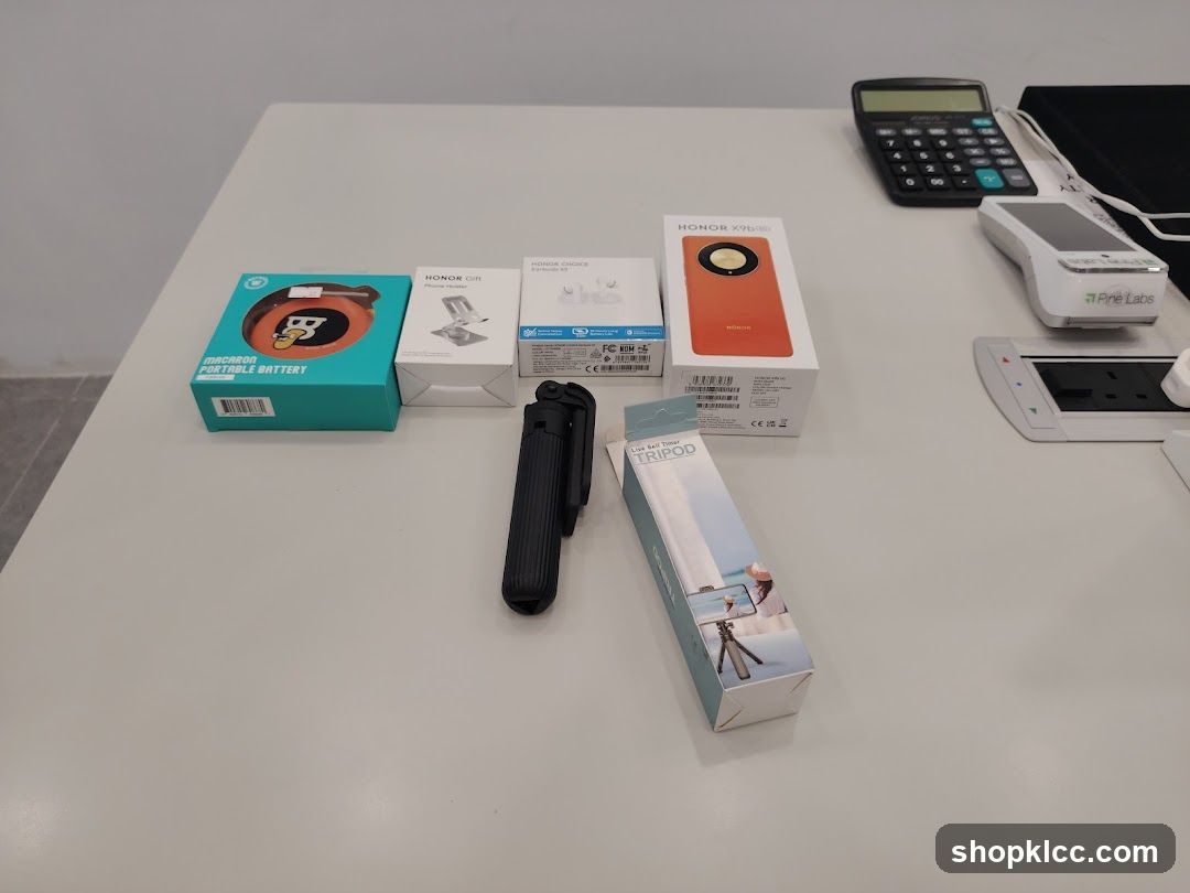 Electronics Accessories Display