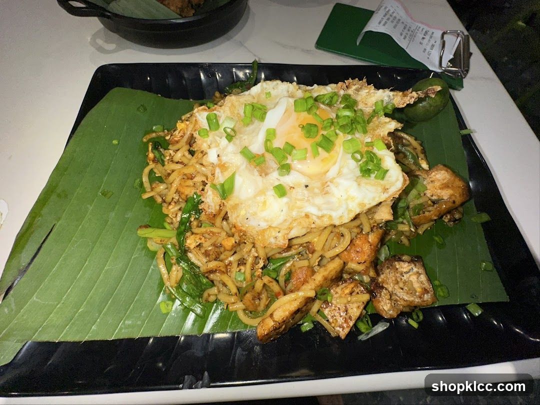 Fried Noodles with Fried Egg