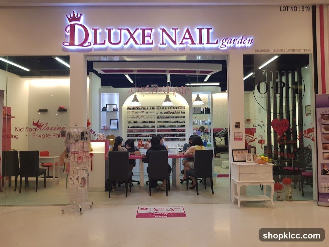 Dluxe Nail Garden