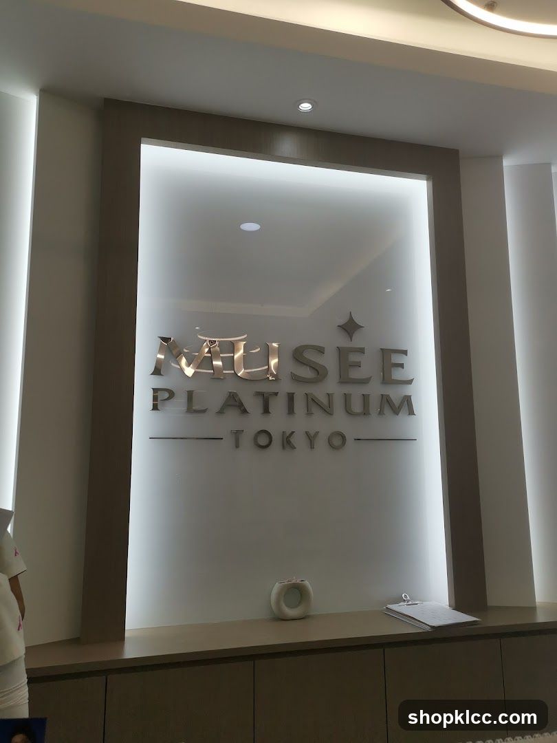 NaiSee Platinum Tokyo Interior Signage