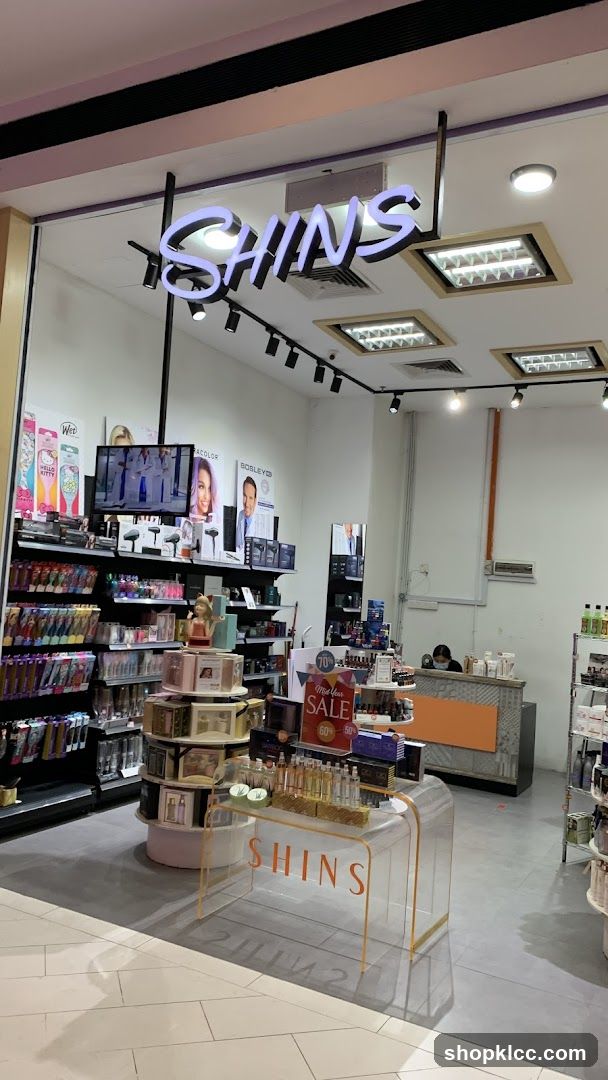 Shins Store Interior
