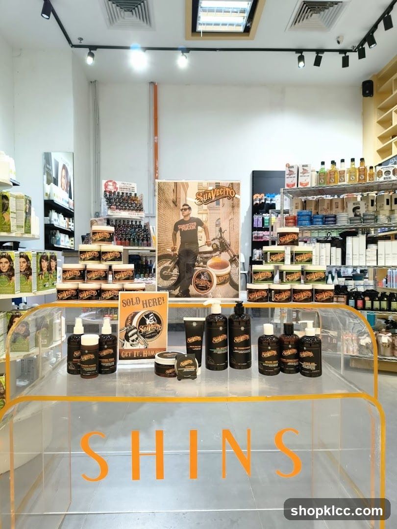 Shins Store Interior Display