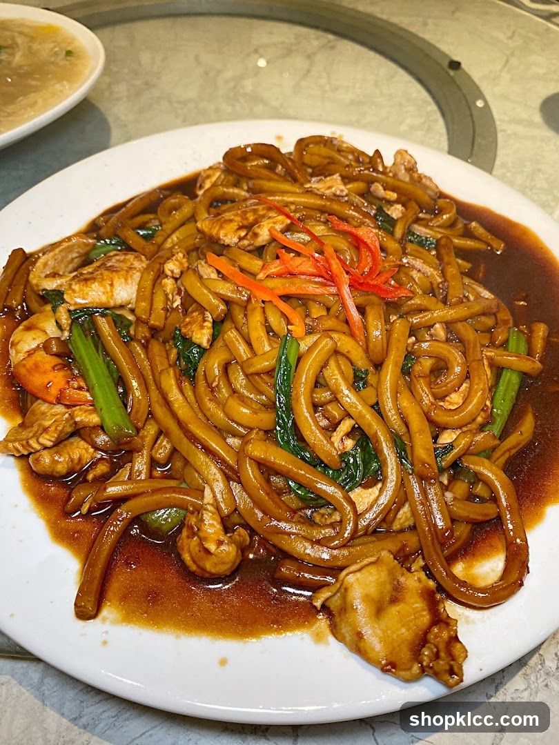 Sauced Noodles with Shrimp and Chicken