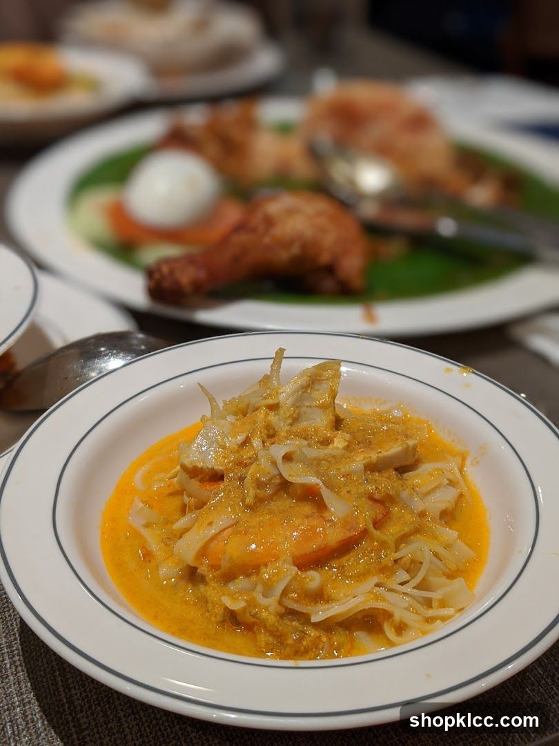 Curry Noodle Dish with Side Plate