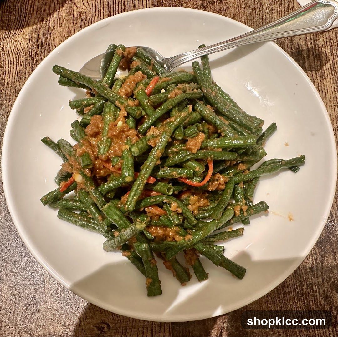 Green Beans with Minced Meat Sauce