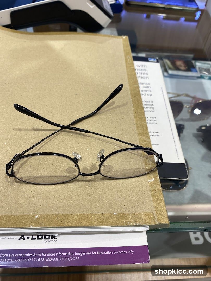 Eyeglasses Display