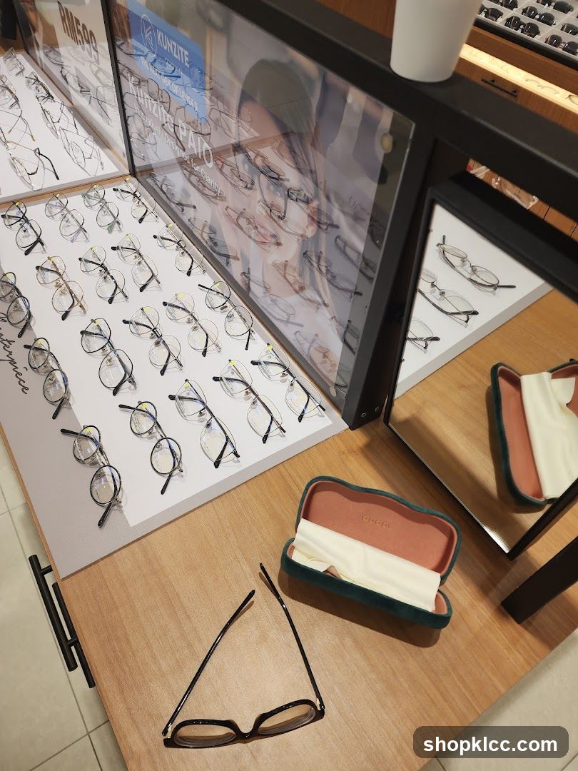 Eyeglass Display