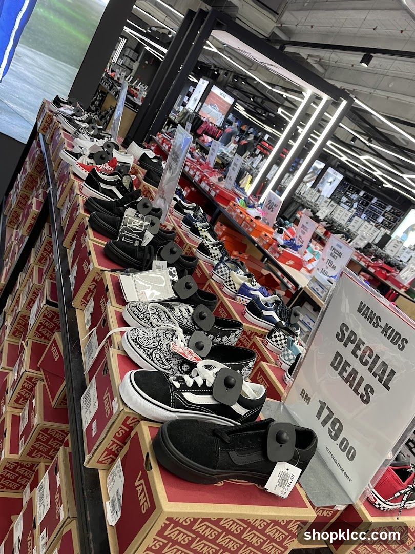 Vans Kids Shoe Display