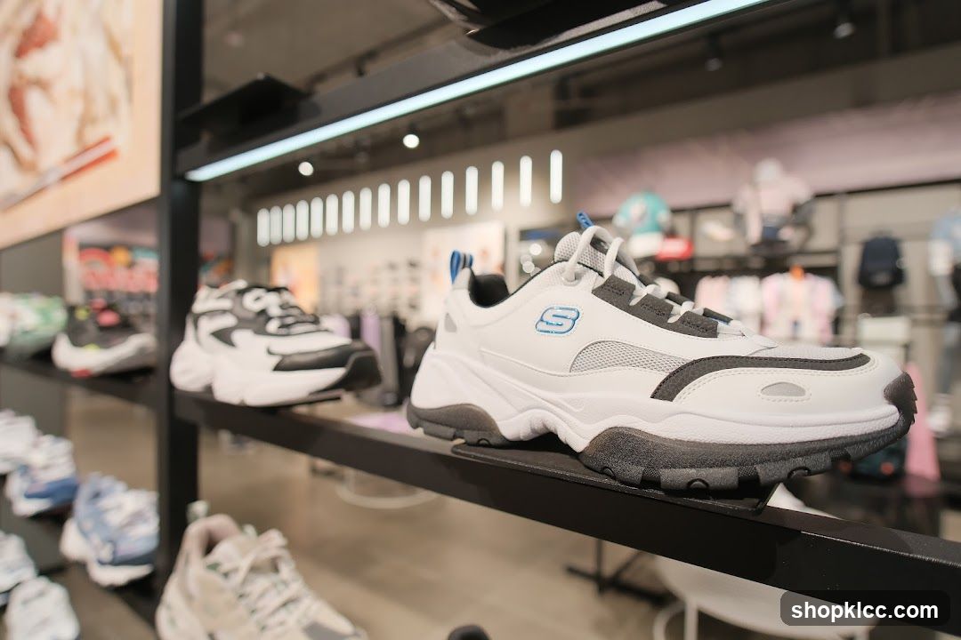Skechers Sneaker Display