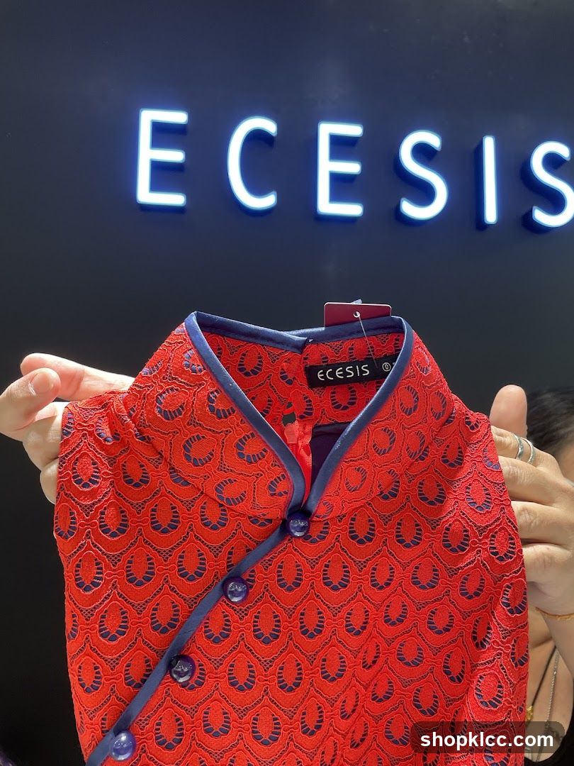 Ecesis Clothing Display